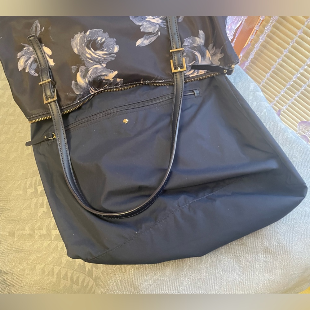 Kate Spade navy floral tote, polyester/leather, near-pristine condition - Picture 4 of 9